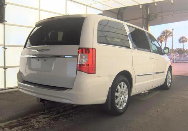 2013 Chrysler Town & Country Touring