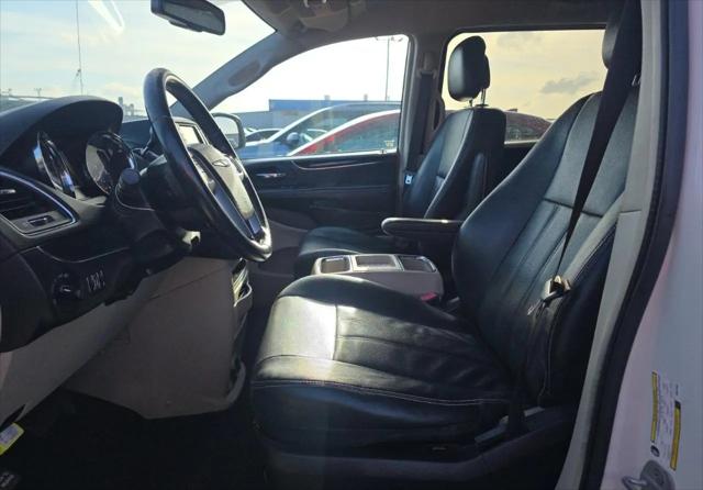 2013 Chrysler Town & Country Touring