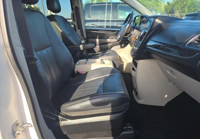2013 Chrysler Town & Country Touring