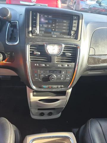 2013 Chrysler Town & Country Touring