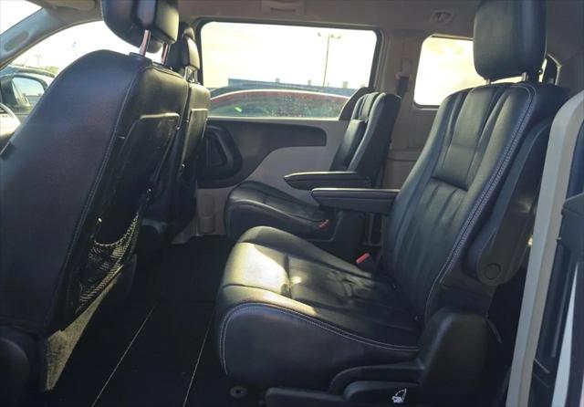 2013 Chrysler Town & Country Touring