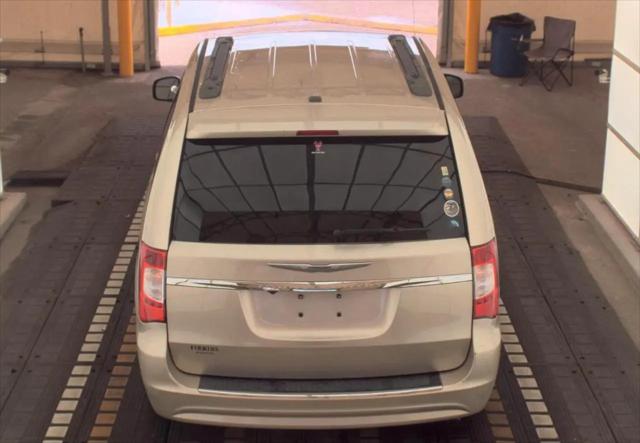 2013 Chrysler Town & Country Touring
