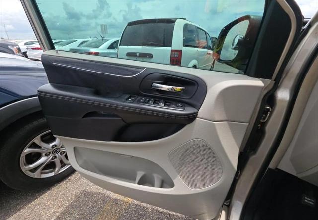 2013 Chrysler Town & Country Touring