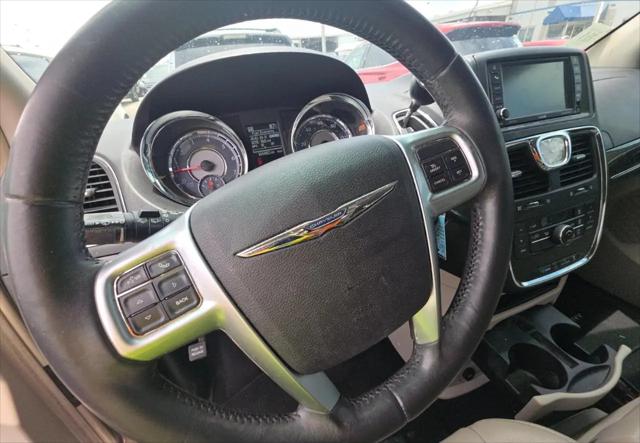 2013 Chrysler Town & Country Touring