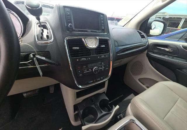 2013 Chrysler Town & Country Touring