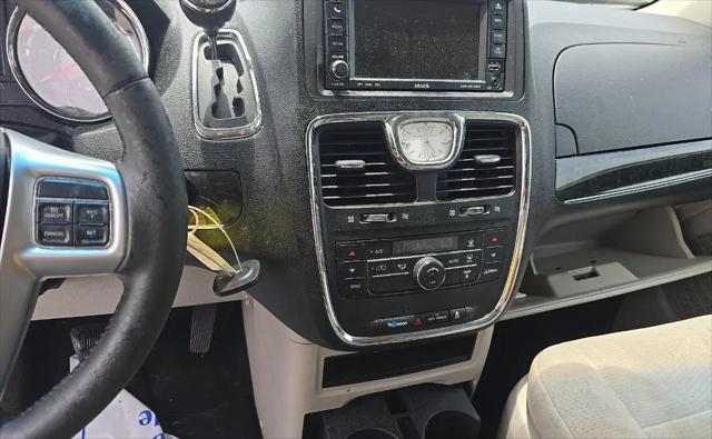 2011 Chrysler Town & Country Touring
