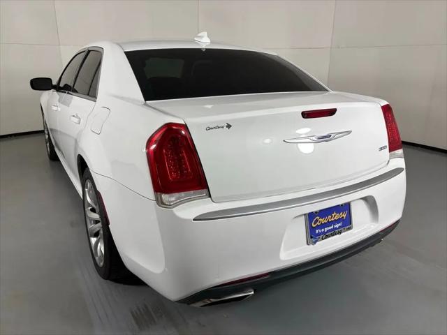 2019 Chrysler 300 Touring
