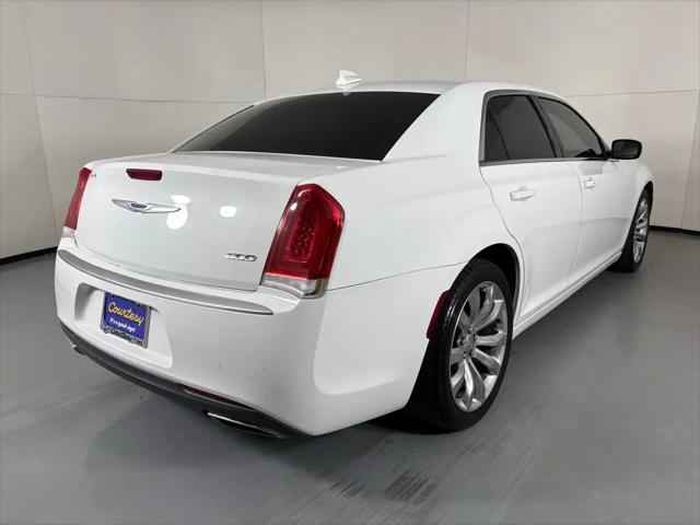 2019 Chrysler 300 Touring