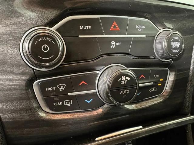 2019 Chrysler 300 Touring