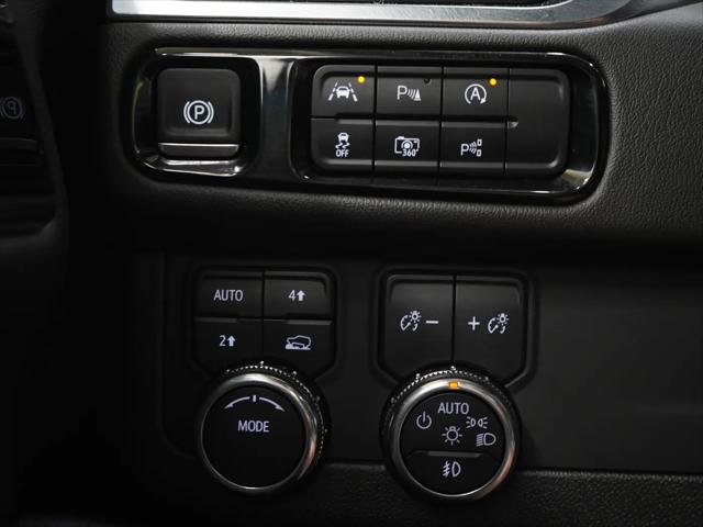 2025 GMC Yukon XL Denali 4WD
