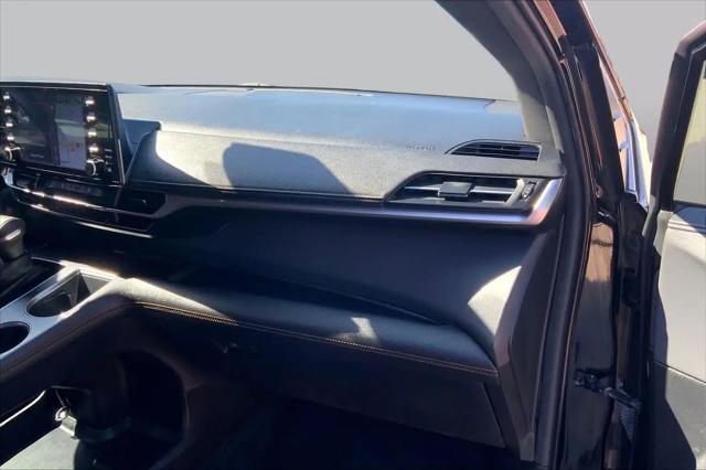 2024 Toyota Sienna Woodland Edition