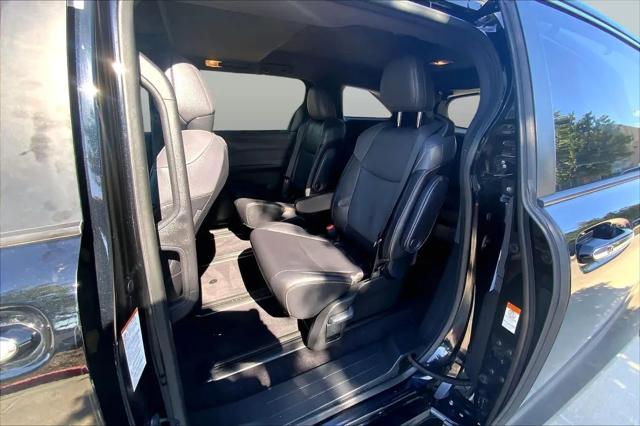 2024 Toyota Sienna Woodland Edition