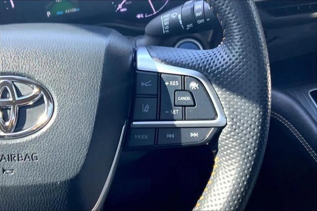 2024 Toyota Sienna Woodland Edition