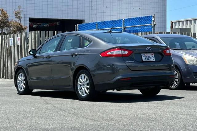2016 Ford Fusion S