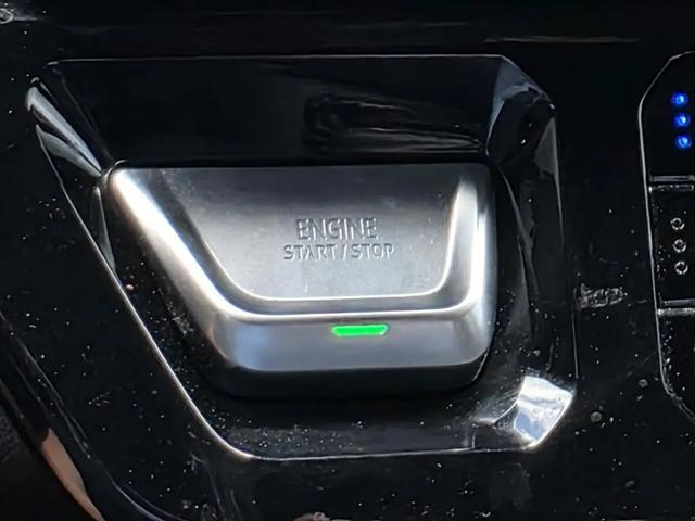 2023 GMC Sierra 1500 4WD Crew Cab Short Box AT4