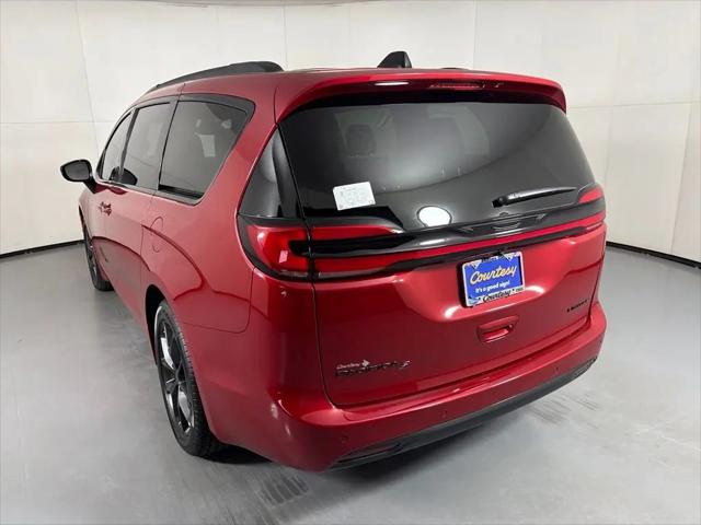 2027 Chrysler Pacifica Limited