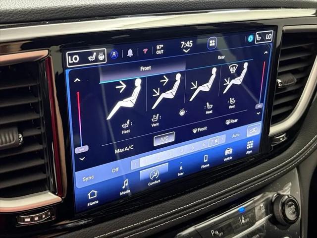 2027 Chrysler Pacifica Limited