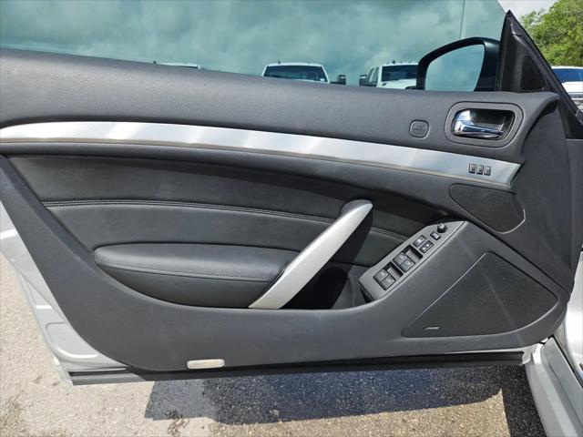 2014 INFINITI Q60 Standard