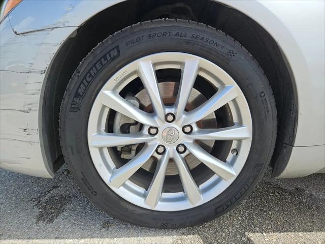 2014 INFINITI Q60 Standard
