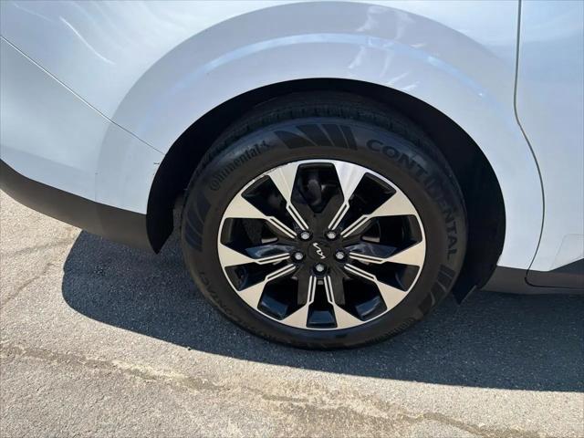 2024 Kia Carnival MPV EX