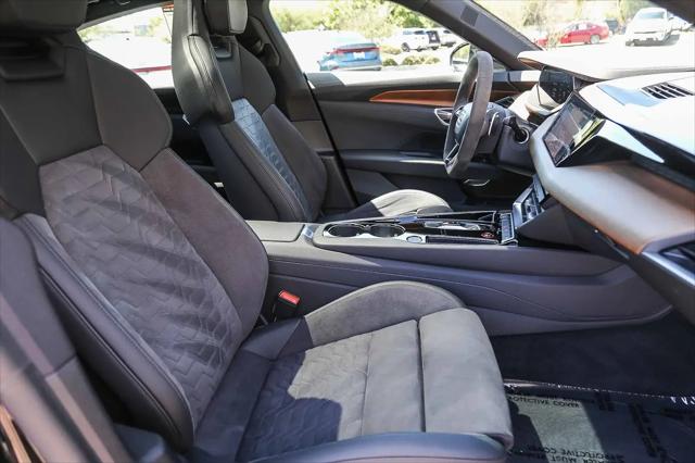 2024 Audi e-tron GT Premium Plus quattro