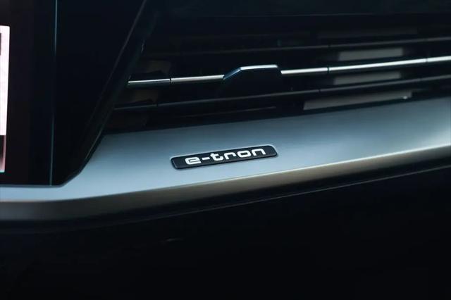 2023 Audi e-tron Premium Plus 40 RWD