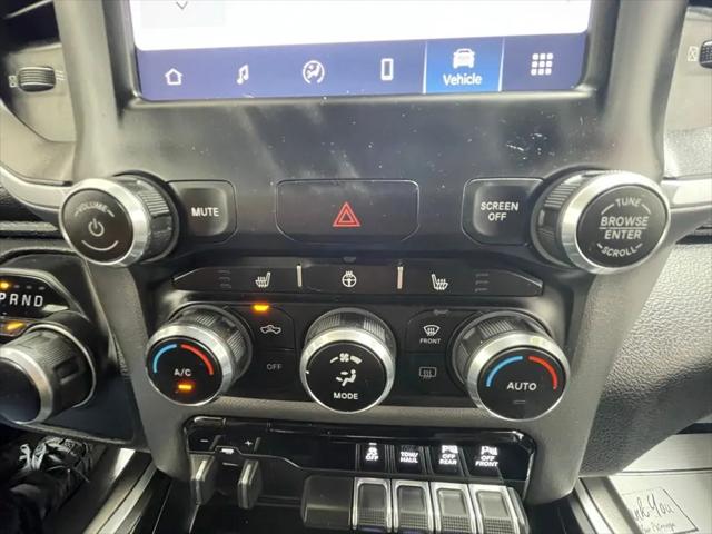 2022 Ram 1500 Big Horn Crew Cab 4x4 5'7" Box