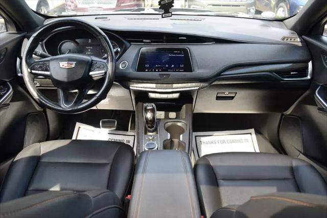 2021 Cadillac XT4 AWD Sport