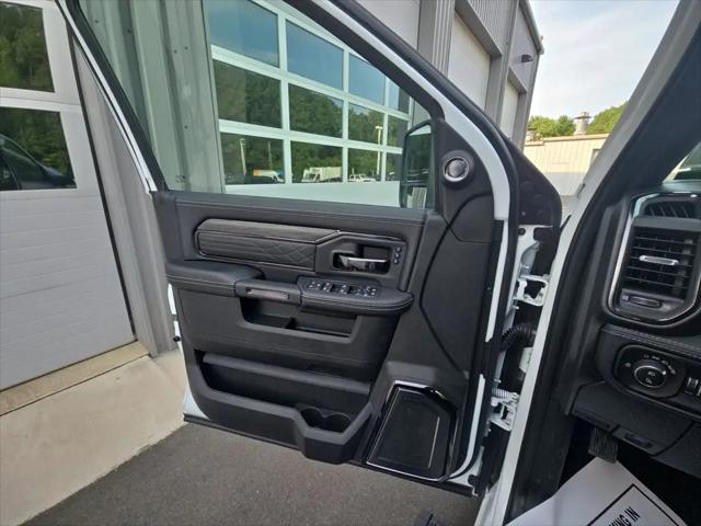 2026 Ram 3500 Limited Crew Cab 4x4 8 Box