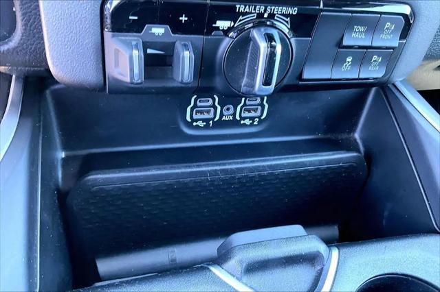 2023 Ram 1500 Big Horn Crew Cab 4x4 5'7" Box