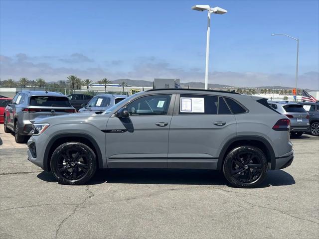 2025 Volkswagen Atlas Cross Sport 2.0T SEL R-Line Black