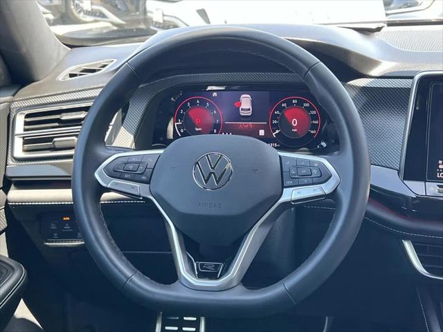 2025 Volkswagen Atlas Cross Sport 2.0T SEL R-Line Black
