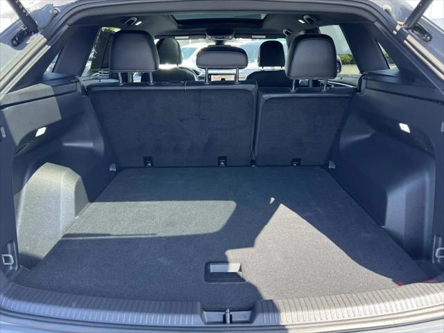 2025 Volkswagen Atlas Cross Sport 2.0T SEL R-Line Black