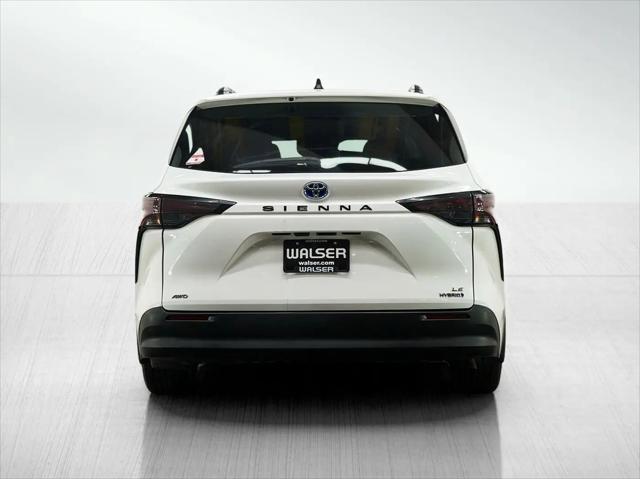 2023 Toyota Sienna LE