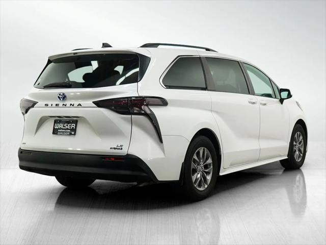 2023 Toyota Sienna LE