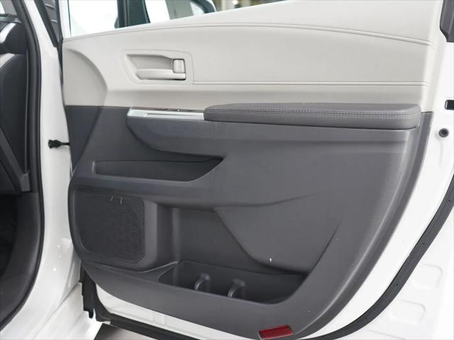 2023 Toyota Sienna LE