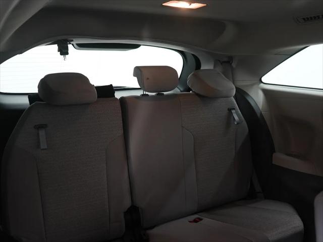 2023 Toyota Sienna LE