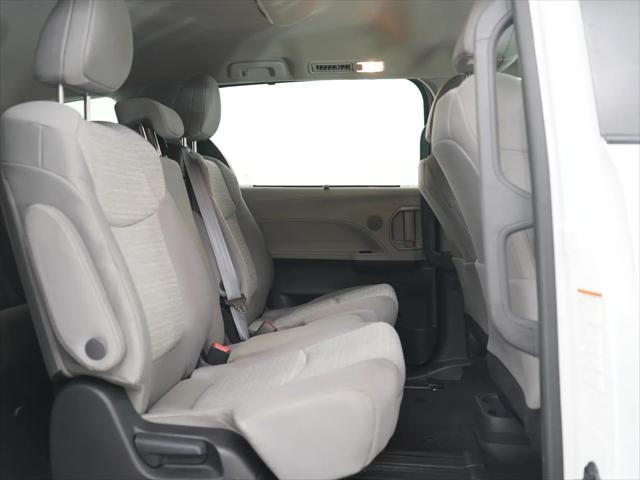2023 Toyota Sienna LE