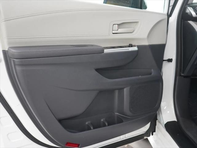 2023 Toyota Sienna LE