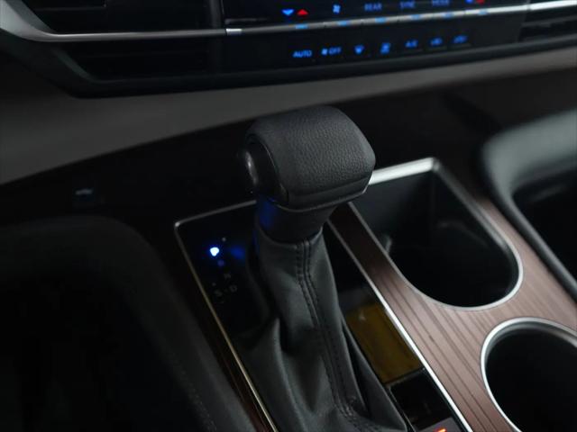 2023 Toyota Sienna LE