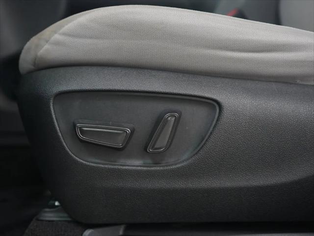 2023 Toyota Sienna LE