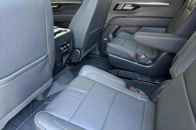 2026 Chevrolet Suburban RST, 4WD