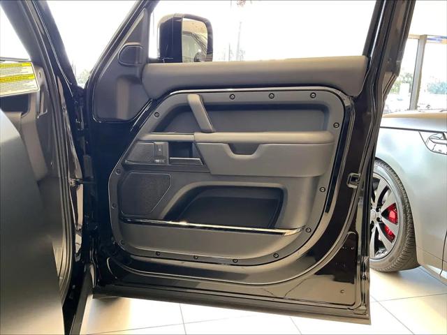 2026 Land Rover Defender P635 OCTA