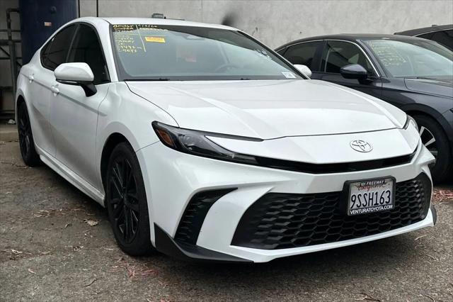 2025 Toyota Camry SE