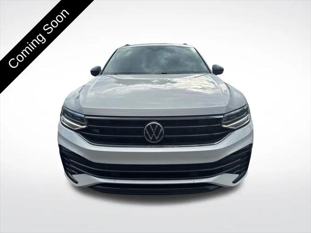 2022 Volkswagen Tiguan 2.0T SE R-Line Black