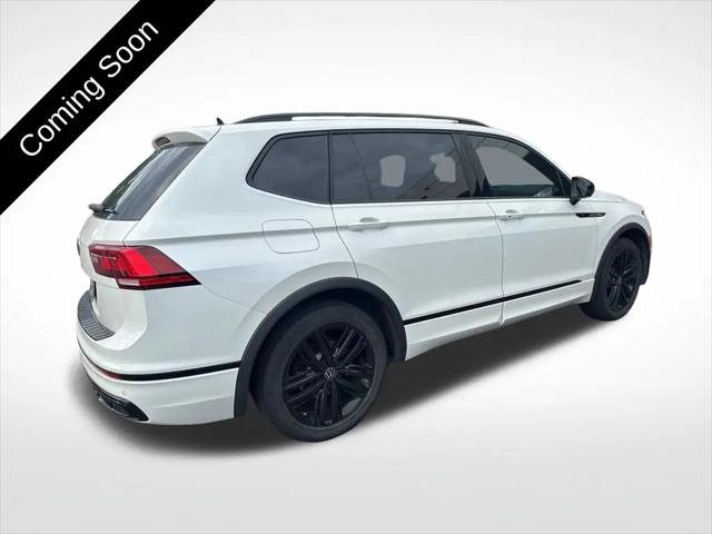 2022 Volkswagen Tiguan 2.0T SE R-Line Black