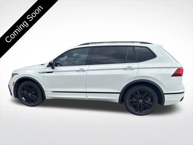 2022 Volkswagen Tiguan 2.0T SE R-Line Black
