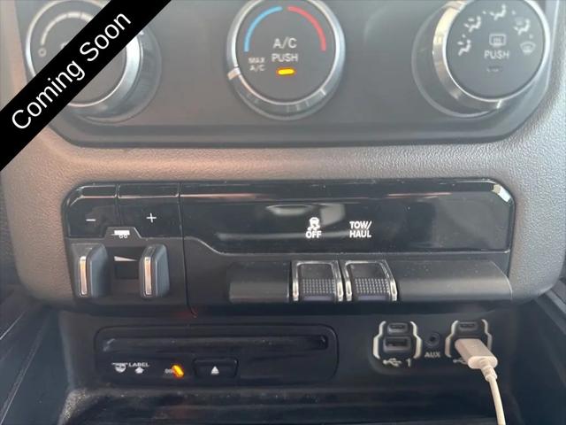 2019 Ram 1500 Big Horn/Lone Star Crew Cab 4x4 5'7" Box