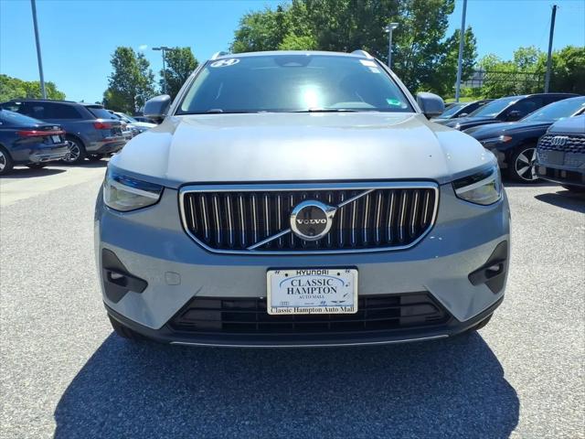 2024 Volvo XC40 B5 Ultimate Bright Theme