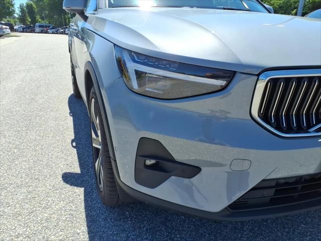 2024 Volvo XC40 B5 Ultimate Bright Theme